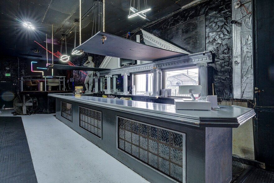 More Photos Of 2910 Bristol Hwy, Johnson City Bar For Sale
