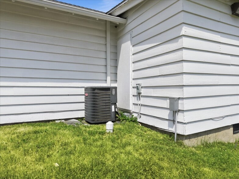 More Photos Of 44 Welwood Ave, Hawley Freestanding For Sale
