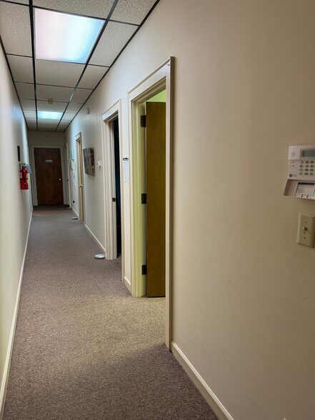More Photos Of 2208 W Roosevelt Blvd, Monroe Office For Lease