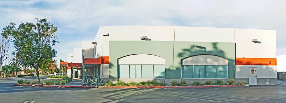 More Photos Of 12711 Ramona Blvd, Baldwin Park Warehouse For Lease