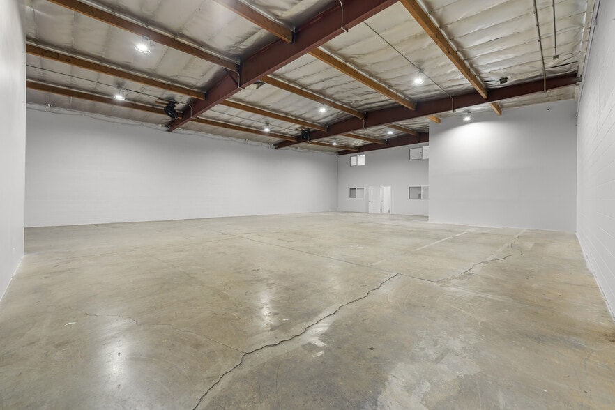More Photos Of 1507 Essex St, Los Angeles Warehouse For Lease