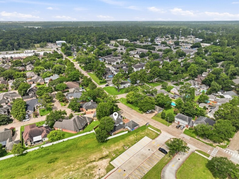 More Photos Of 13700 Lakewood Forest Dr, Houston Office For Sale