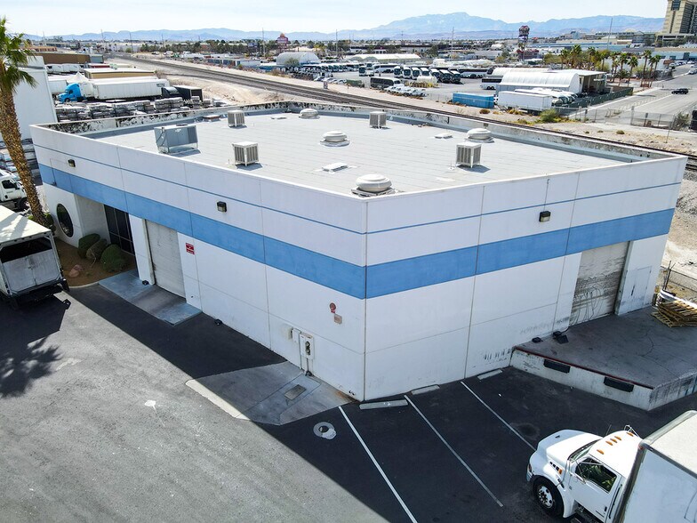 More Photos Of 4699 S Valley View Blvd, Las Vegas Light Manufacturing For Lease
