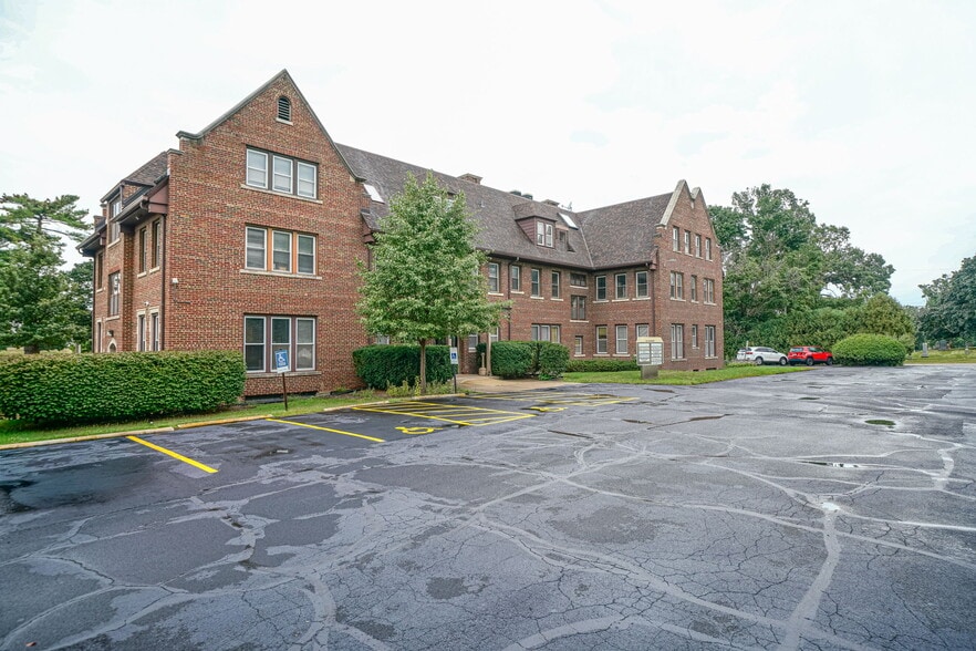 More Photos Of , Rockford Office For Sale
