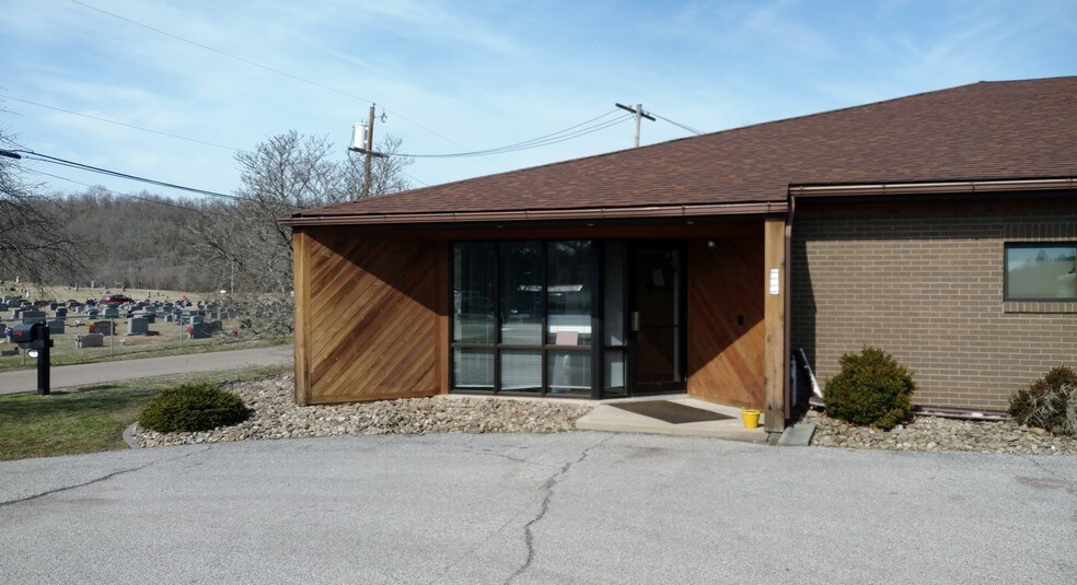 More Photos Of 2730 Washington Blvd, Belpre Medical For Lease