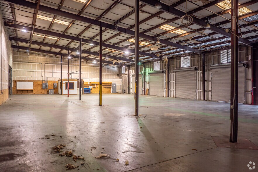 More Photos Of 5407 NW 44th Ave, Ocala Manufacturing For Lease