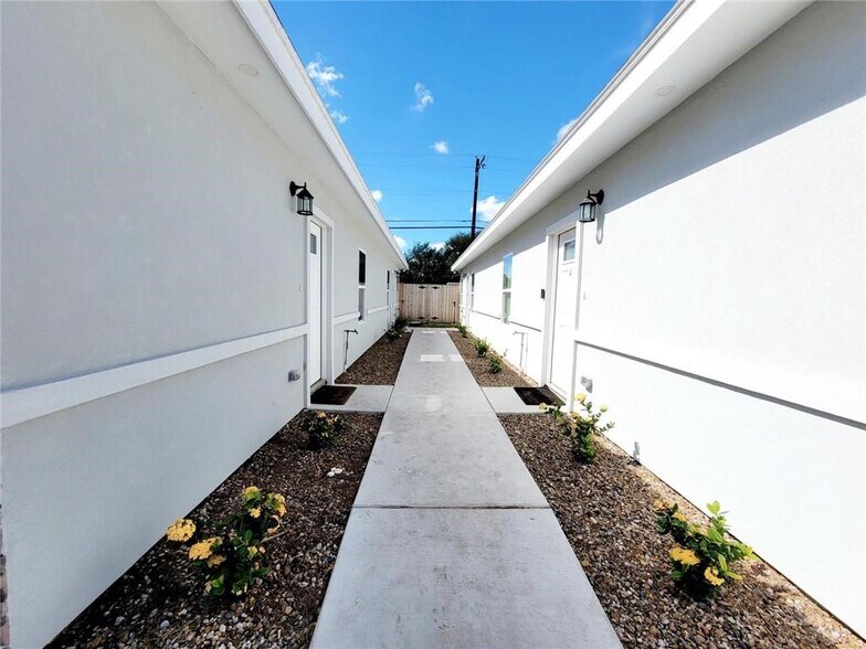 More Photos Of , Weslaco Multifamily For Sale