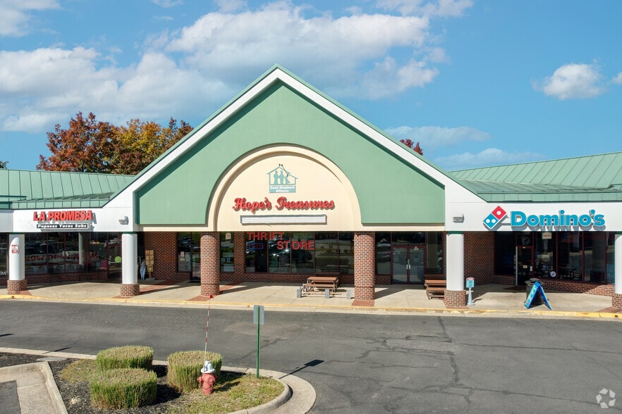 More Photos Of 20921 Davenport Dr, Sterling General Retail For Lease