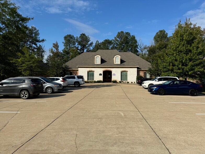 More Photos Of 239 Katherine Dr, Flowood Office For Lease