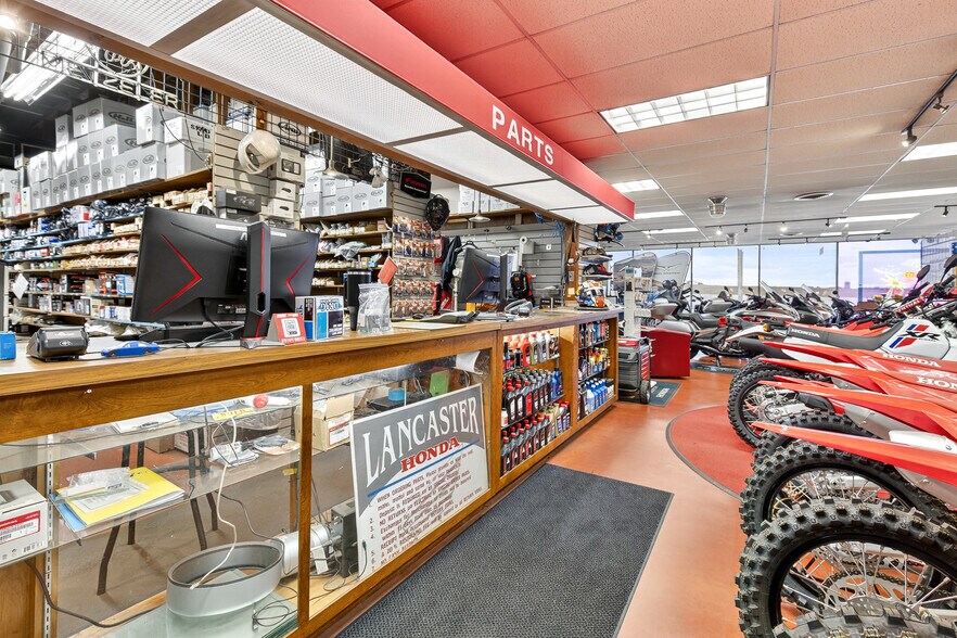 More Photos Of 2350 Dairy Rd, Lancaster Auto Dealership For Lease