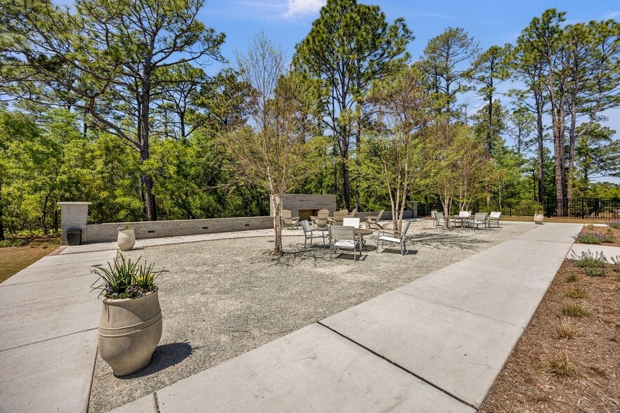 More Photos Of 162 Dugger Ln, Wilmington Apartments For Sale