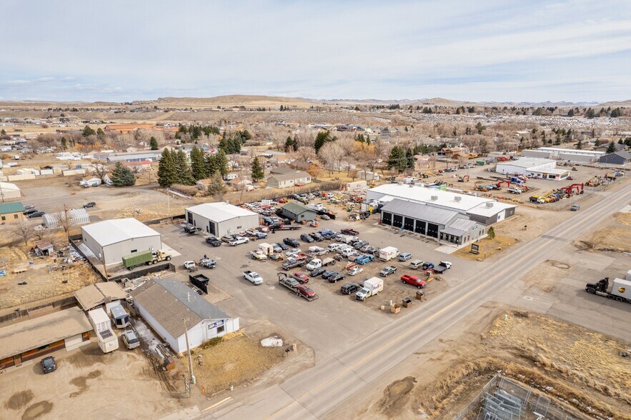 More Photos Of 528 Blackburn St, Cody Auto Repair For Sale