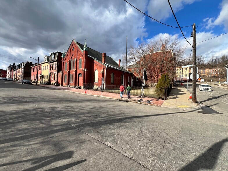 More Photos Of 2035-2037 Forbes Ave, Pittsburgh Religious Facility For Sale