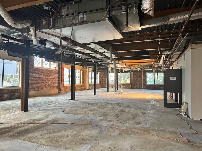 More Photos Of 500 E Kennedy Blvd, Tampa Office For Sale