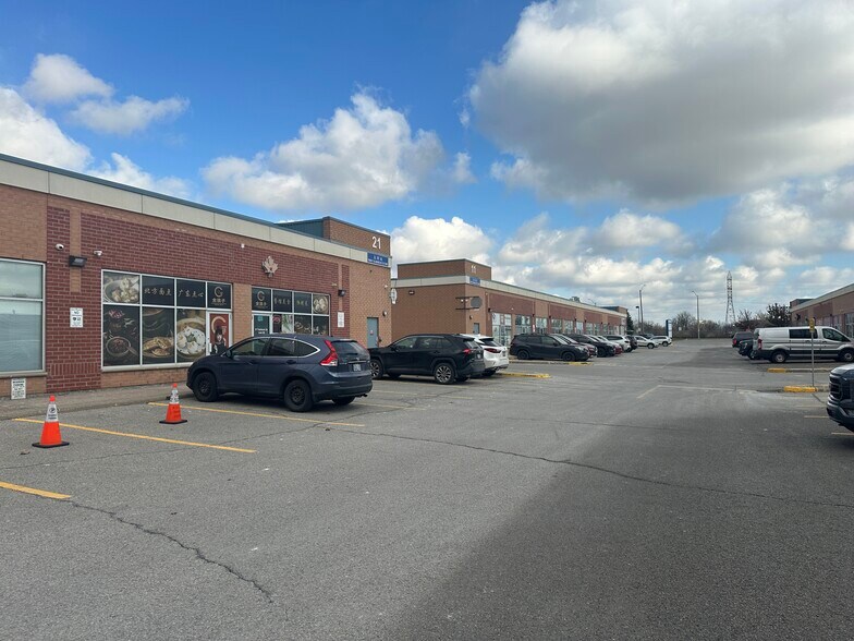 More Photos Of 21 Fairburn Dr, Markham Light Distribution For Sale