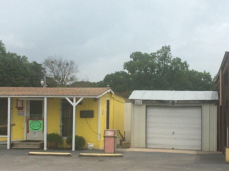 More Photos Of 11909 C F Hawn Fwy, Dallas Auto Dealership For Sale