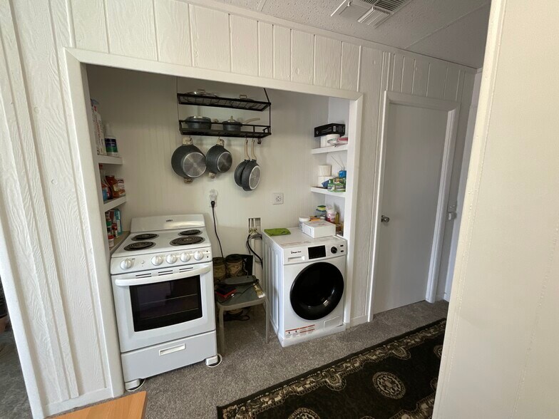 More Photos Of 8356 Silver Creek Dr, Show Low Office For Sale