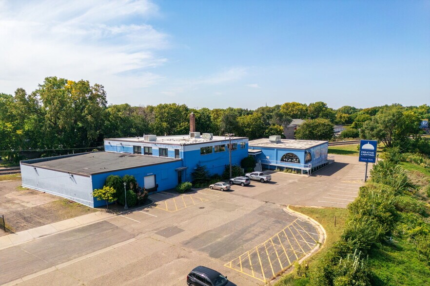 More Photos Of 1728 Concordia Ave, Saint Paul Showroom For Sale