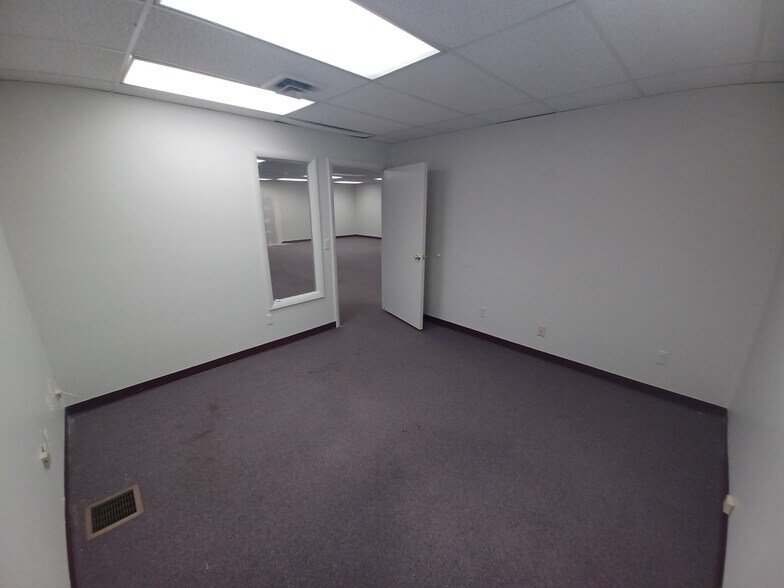 More Photos Of 2500 Packard Rd, Ann Arbor Office For Sale