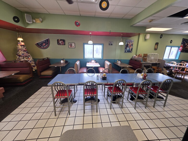 More Photos Of 51 W Water St, Markesan Restaurant For Sale
