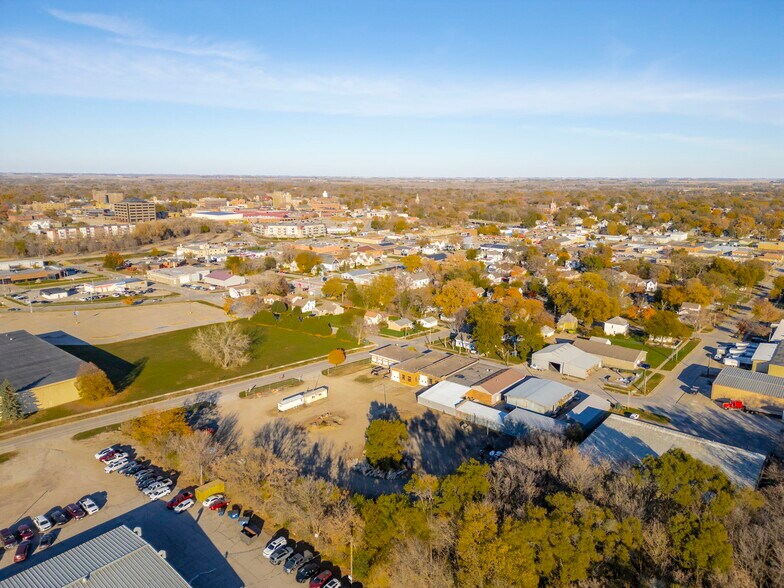 More Photos Of 708-712 S Jefferson Ave, Mason City Flex For Sale