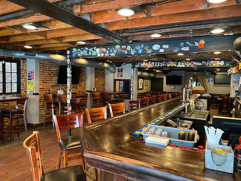 More Photos Of 1041-1043 Marshall St, Baltimore Bar For Sale