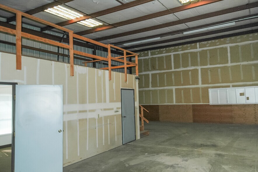 More Photos Of 1503 Lone Palm Ave, Modesto Warehouse For Lease