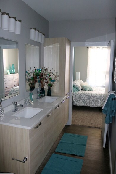 More Photos Of 100 Aqua Way, Newport Apartments For Lease