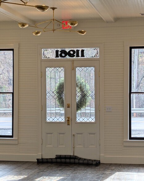 More Photos Of 11961 Lee Hwy, Sperryville Storefront Retail Office For Lease