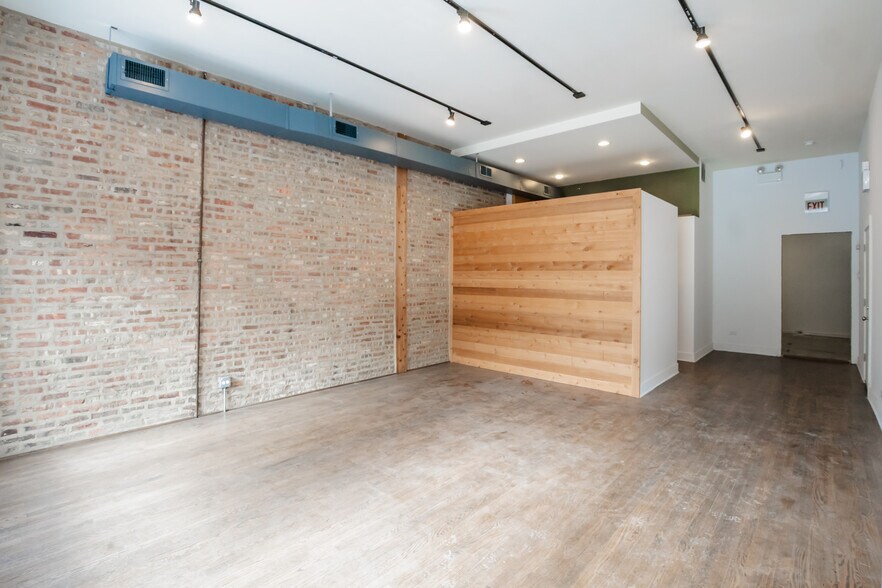 More Photos Of 1928 W Montrose Ave, Chicago Apartments For Lease
