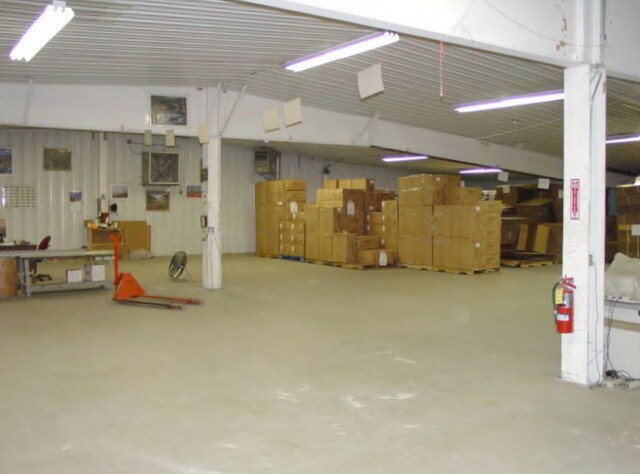 More Photos Of 30 Bridge Rd, Rouses Point Distribution For Lease