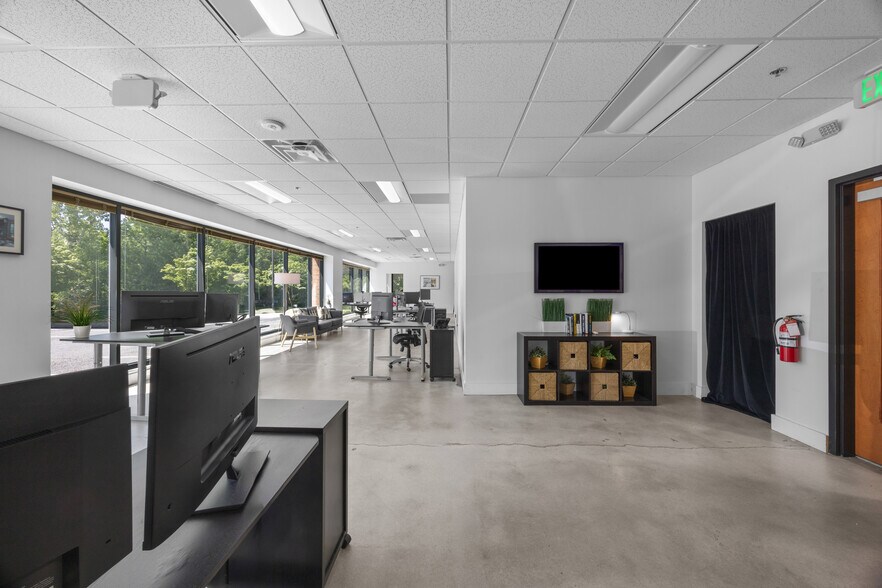 More Photos Of 1 Texas Station Ct, Timonium Office For Lease