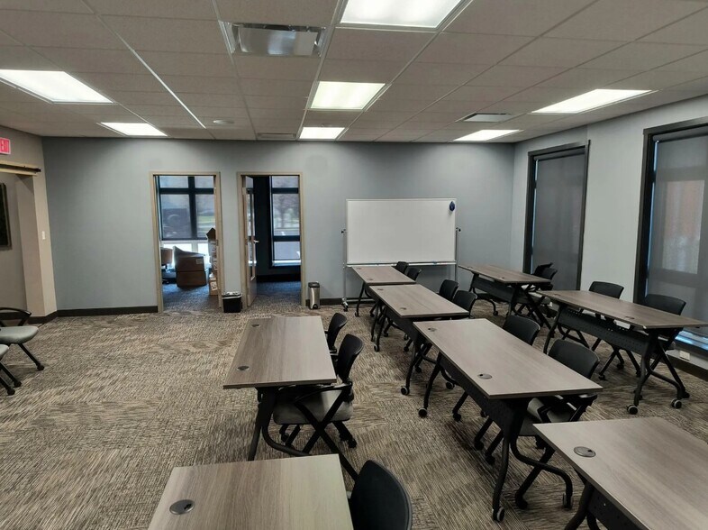 More Photos Of 530 N Indiana Ave, Crown Point Office For Lease