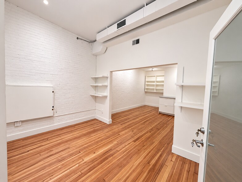 More Photos Of 38 Railroad St, Great Barrington Storefront Retail Office For Lease
