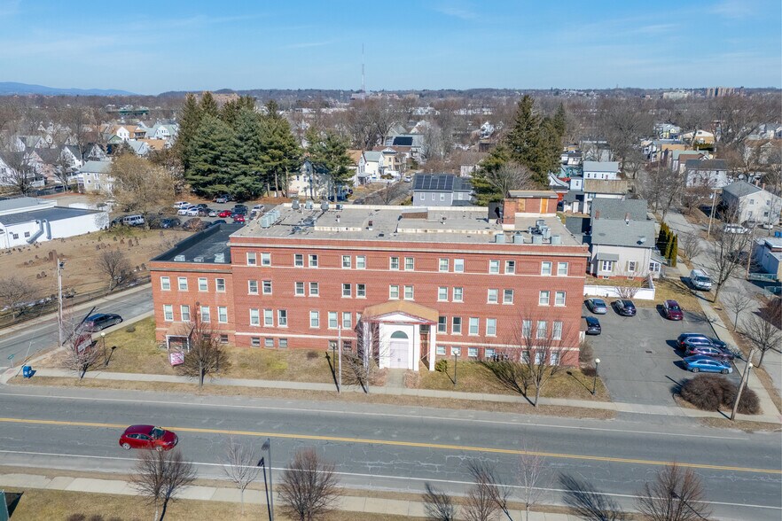 More Photos Of 425 Union St, West Springfield Office For Lease