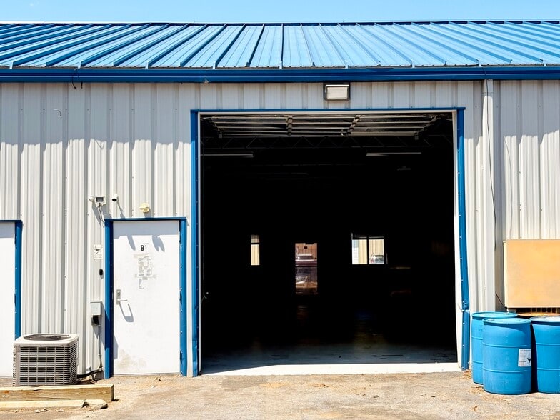 More Photos Of 6 Celtic Dr, Arden Warehouse For Lease