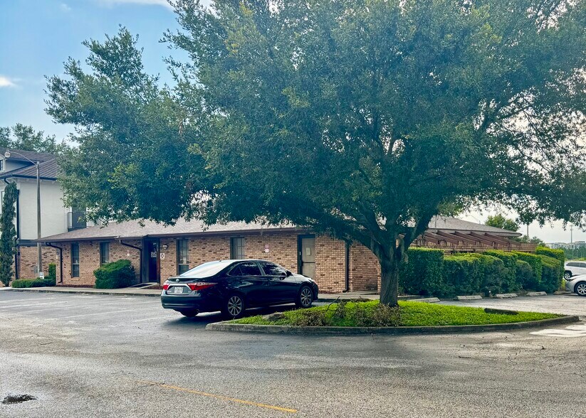 More Photos Of 1619 E Vine St, Kissimmee Office For Sale