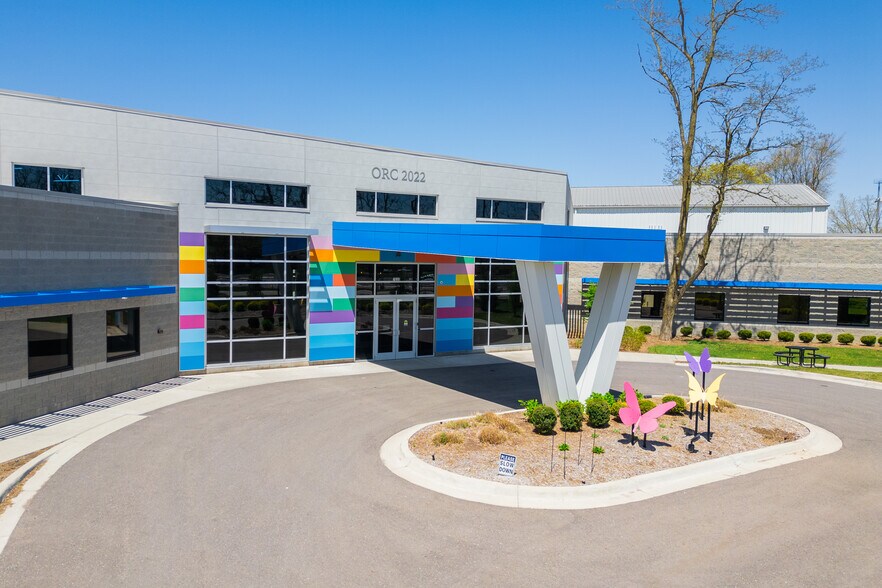 Primary Photo Of 7030 Whitmore Lake Rd, Brighton Warehouse For Sale