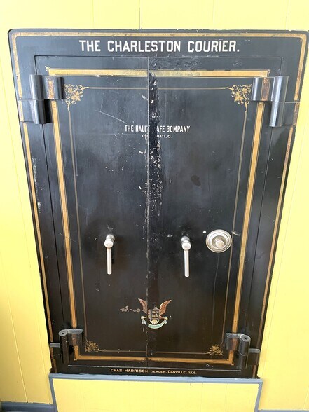 More Photos Of 307 6th St, Charleston Storefront Retail Office For Sale