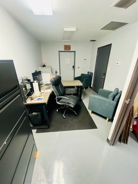 More Photos Of 123 Monte Vista Ave, Costa Mesa Warehouse For Sale