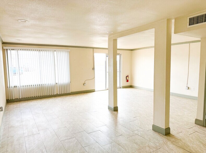 More Photos Of 308 Avenue B, Andrews Office For Sale