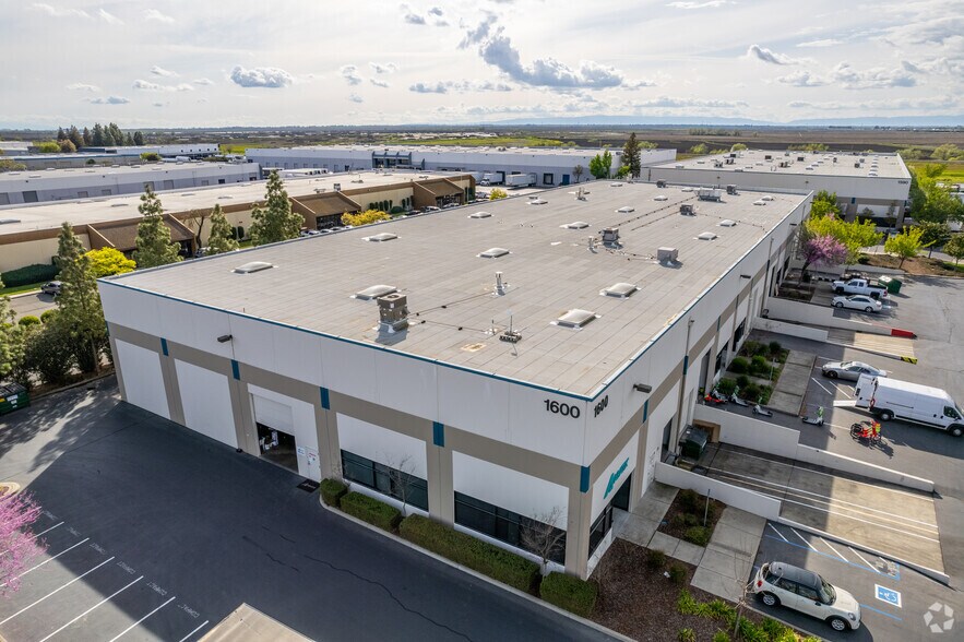More Photos Of 1600 Raley Ct, West Sacramento Warehouse For Lease