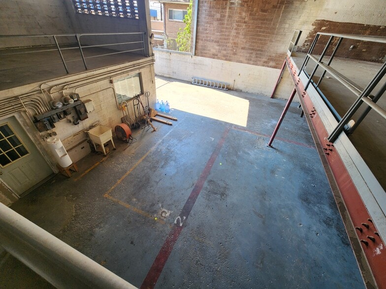 More Photos Of 1806 Homerule St, Honolulu Manufacturing For Lease