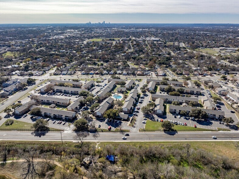 More Photos Of 1101 Rutland Dr, Austin Apartments For Sale