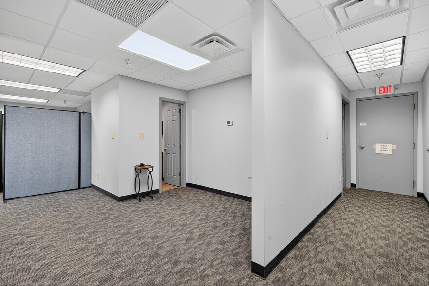 More Photos Of 3138 Custer Dr, Lexington Medical For Sale