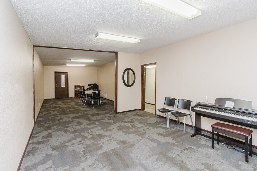 More Photos Of 1319 E 17th Ave, Hutchinson Religious Facility For Sale