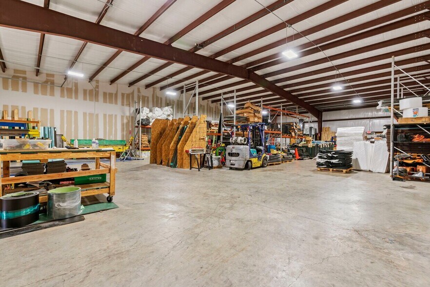 More Photos Of 11050 Mahaffey Rd, Tomball Unknown For Lease