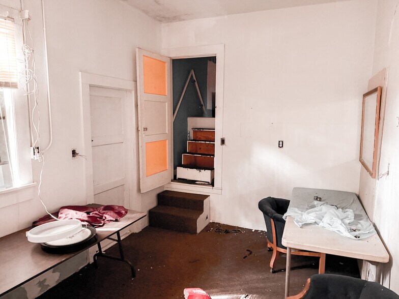 More Photos Of 1107 Spring St, Hot Springs Flex For Sale