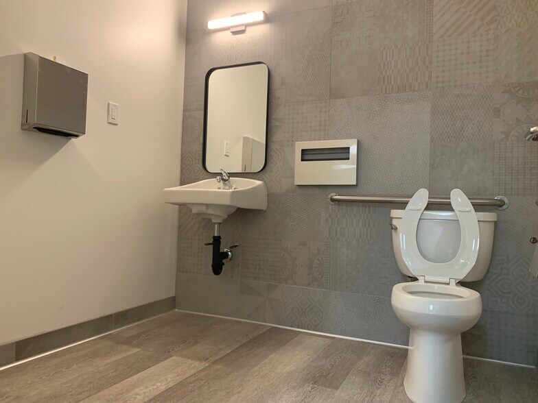 More Photos Of 8135 S Painter Ave, Whittier Medical For Lease