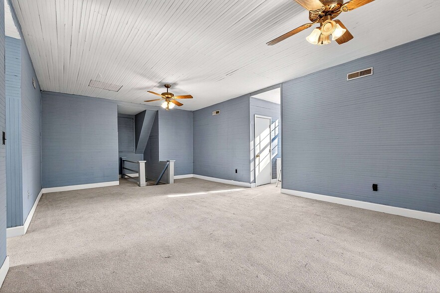 More Photos Of 408 NE Atlantic St, Tullahoma Flex For Sale